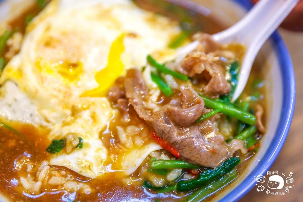 大鍋霸氣現炒!新莊人激推「羊肉炒麵」香辣開胃,鹹甜沙茶+半熟蛋滑順唰嘴 大鍋霸氣現炒!新莊人激推「羊肉炒麵」香辣開胃,鹹甜沙茶+半熟蛋滑順唰嘴