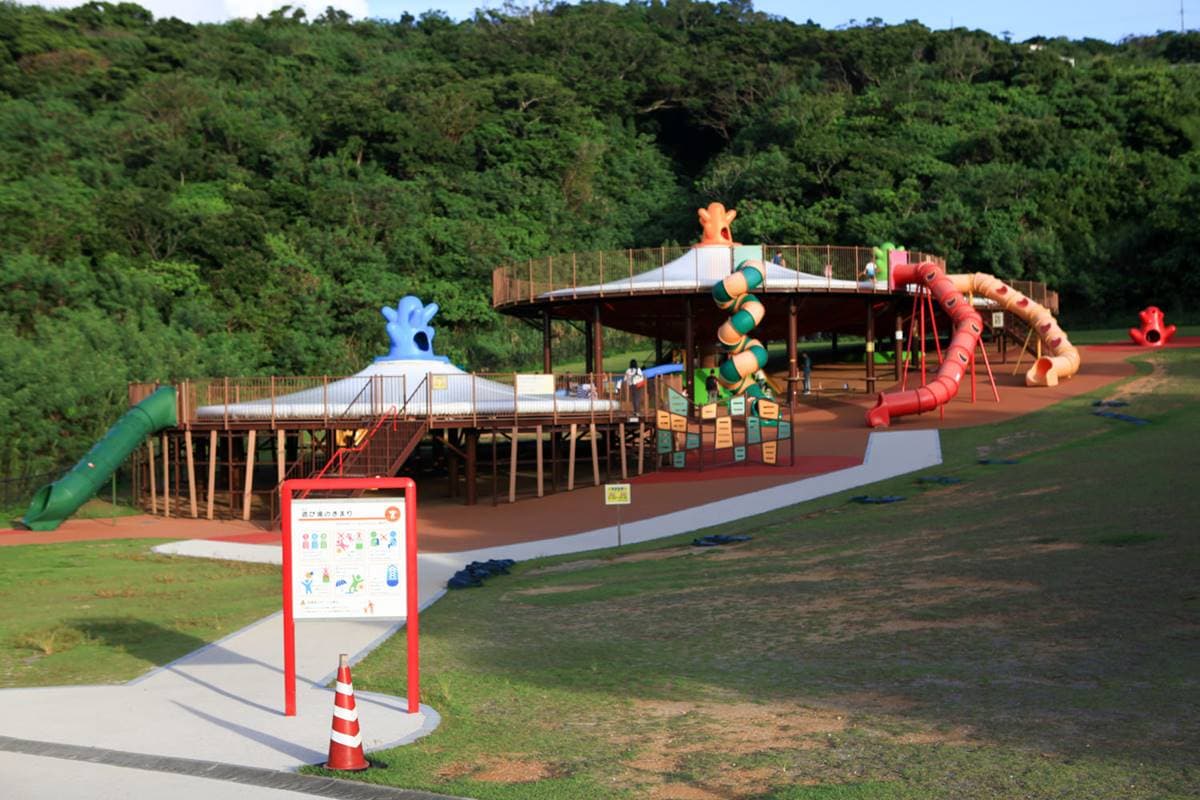 沖繩必去親子景點!6人氣公園免費玩:超大戲水池、樹屋探險、7座巨型溜滑梯 沖繩必去親子景點!6人氣公園免費玩:超大戲水池、樹屋探險、7座巨型溜滑梯