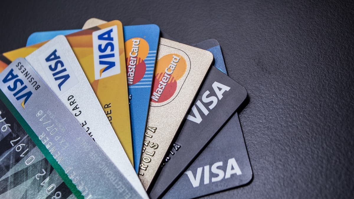 報稅賺回饋!刷9家銀行信用卡賺現金、換機票,再注意8大利多避免多繳錢