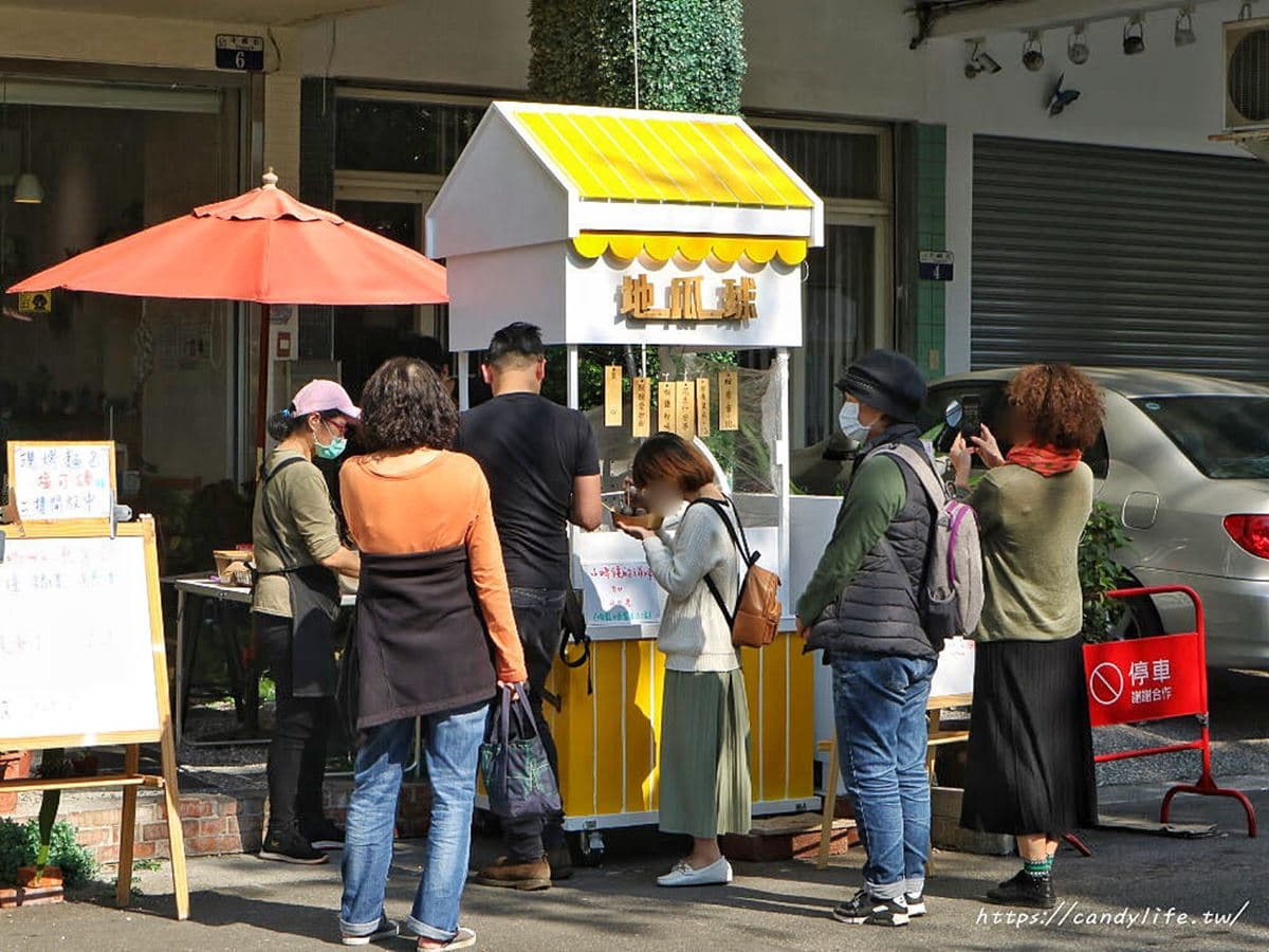 女神舒華帶路吃台中!審計新村6打卡美食:巨無霸地瓜球、IG暴紅千層吐司 女神舒華帶路吃台中!審計新村6打卡美食:巨無霸地瓜球、IG暴紅千層吐司