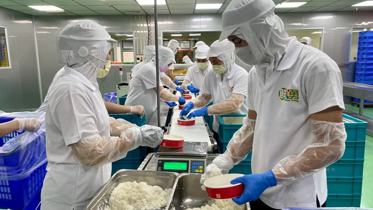 全台熱賣超過200萬個!全聯60元便當每週加量10萬個,2時段上架開搶 60元排骨便當送到家!全聯「幸福餐盒」加量開賣,加碼再吃89元豪華招牌雞腿