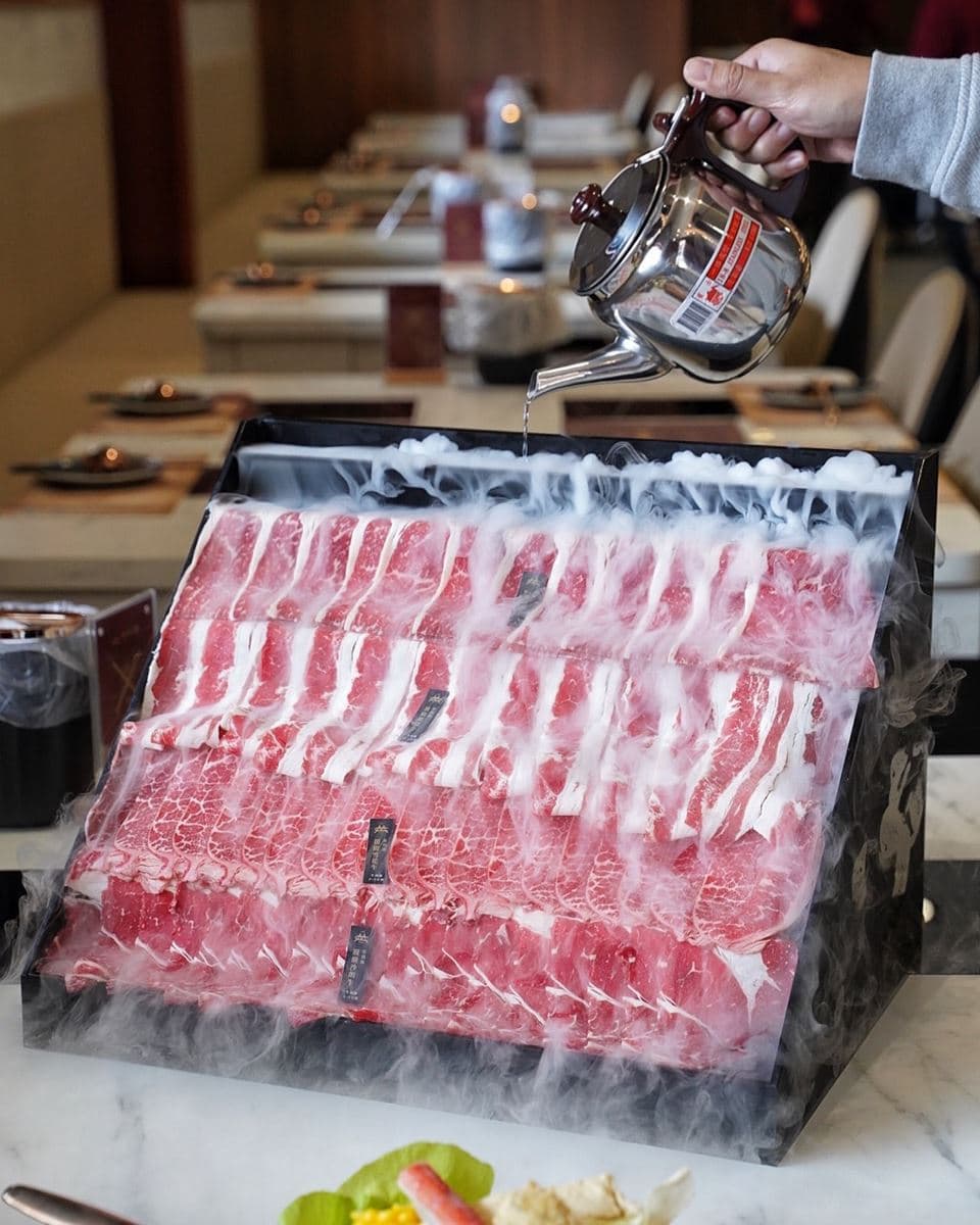 328元起火鍋吃到飽!50樣自助吧、咖哩飯、冰淇淋任吃,必點4倍肉超狂瀑布 328元起火鍋吃到飽!50樣自助吧、咖哩飯、冰淇淋任吃,必點4倍肉超狂瀑布