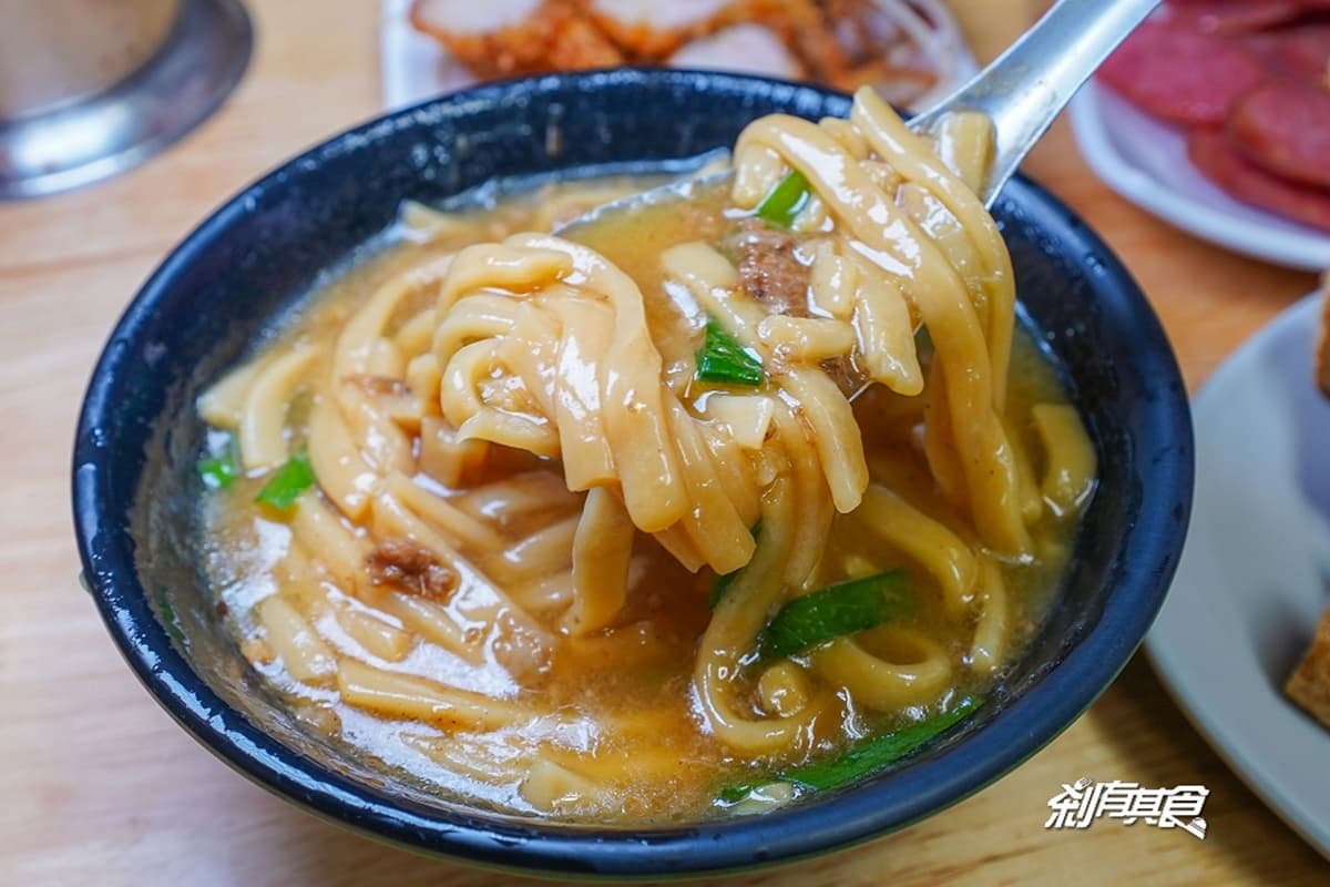 1週只賣2天!台中4.5星「老店麵羹」想吃看運氣,靈魂關鍵必加手炒辣菜餔 【台中美食推薦】老蔡大麵焿|每週限時只賣2天