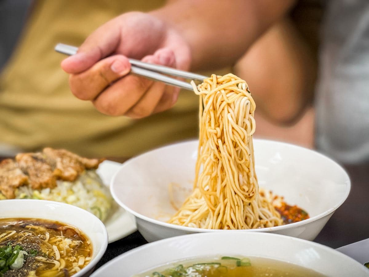 半價神還原「鼎泰豐炒飯」!北投暴紅美食是這家,銅板價吃紅油燃麵、酸辣湯 半價神還原「鼎泰豐炒飯」!北投暴紅美食是這家,銅板價吃紅油燃麵、酸辣湯