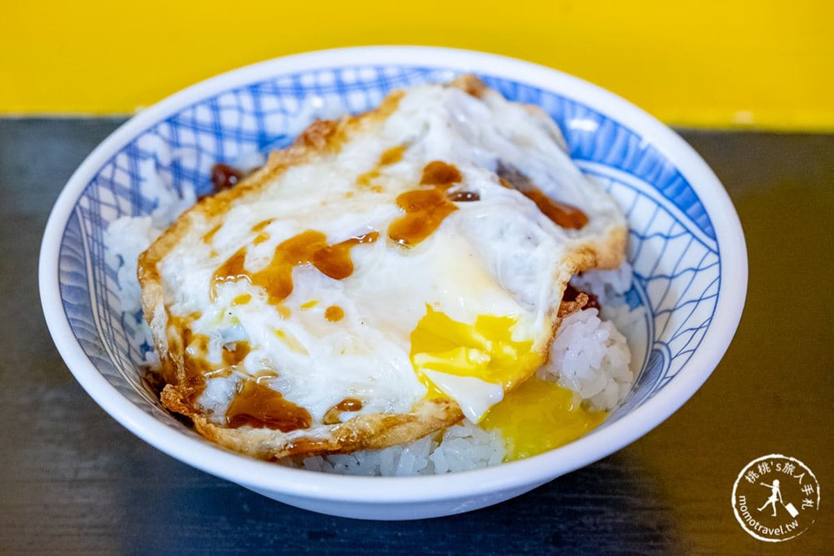 食尚鐵粉認證!宜蘭必吃6超強小吃:半熟蛋滷肉飯、排隊小籠包、炸蛋蔥油餅 食尚鐵粉認證!宜蘭必吃6超強小吃:半熟蛋滷肉飯、排隊小籠包、炸蛋蔥油餅