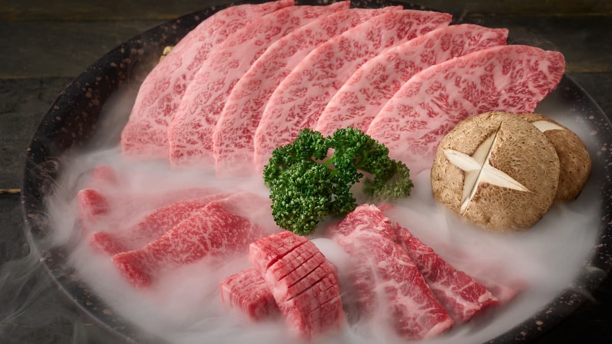 全新百坪「八和和牛燒肉專門店」!怒嗑8大類和牛燒烤,再打卡神祕西服店 全新百坪「八和和牛燒肉專門店」!怒嗑8大類和牛燒烤,再打卡神祕西服店