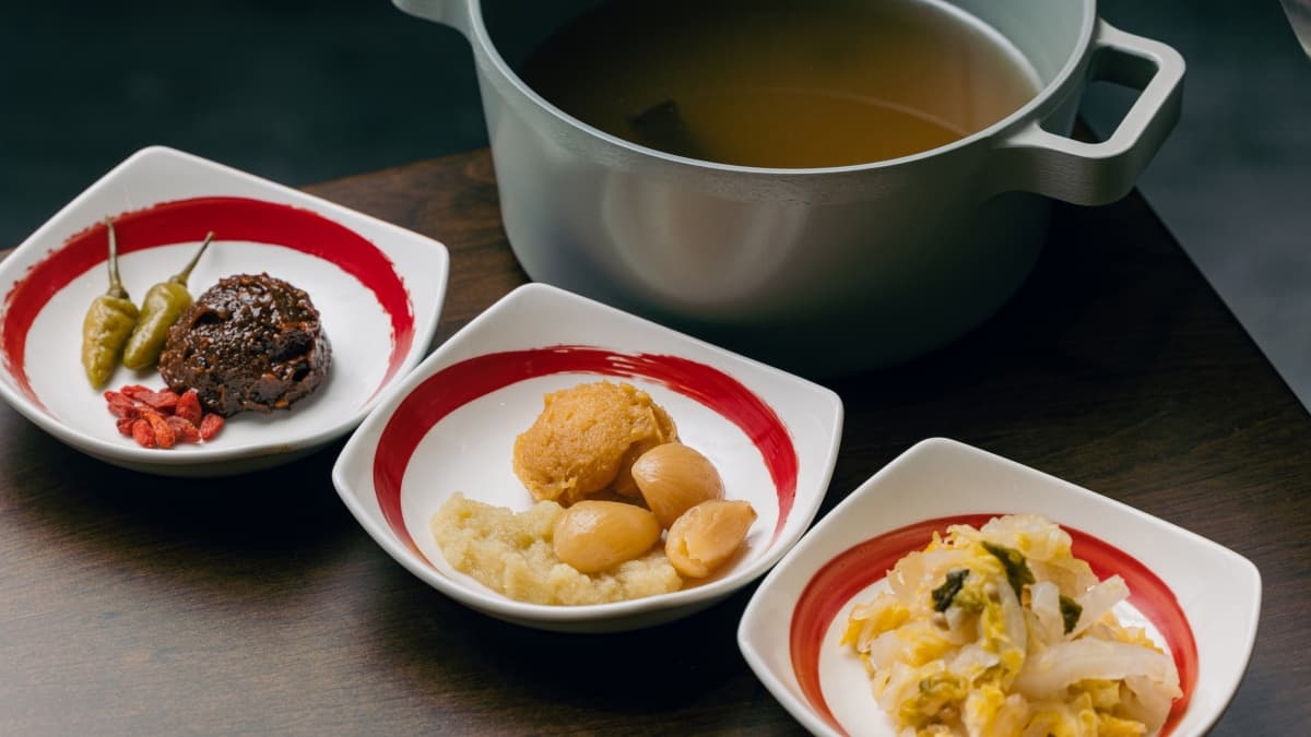免費吃肉盤+蔬菜吧吃到飽!潮牌火鍋「肉大人」爽嗑日本尾崎牛、泡椒麻辣鍋 免費吃肉盤+蔬菜吧吃到飽!潮牌火鍋「肉大人」爽嗑日本尾崎牛、泡椒麻辣鍋