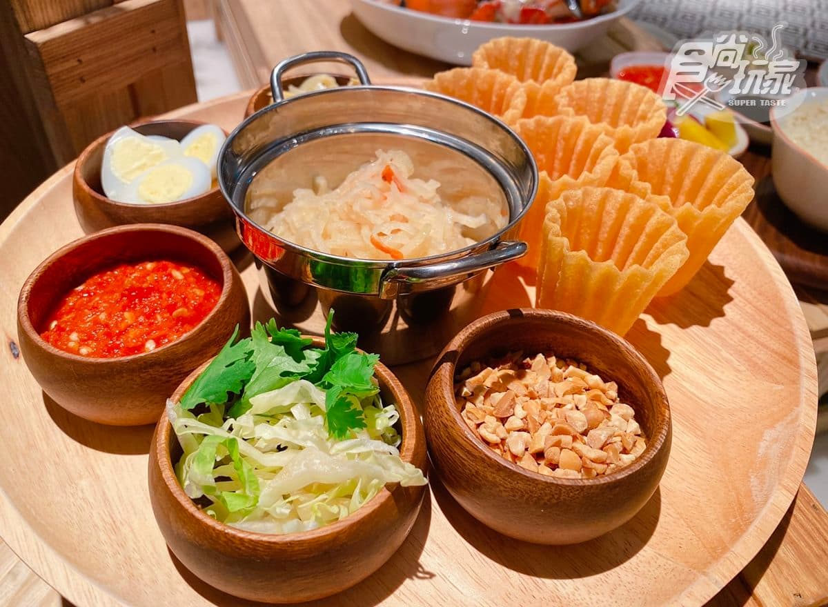 【新開店】全台最大新加坡餐廳!恐龍美祿飲免費喝,必吃瀑布肉骨茶、沙嗲串 【新開店】全台最大新加坡餐廳!恐龍美祿飲免費喝,必吃瀑布肉骨茶、沙嗲串