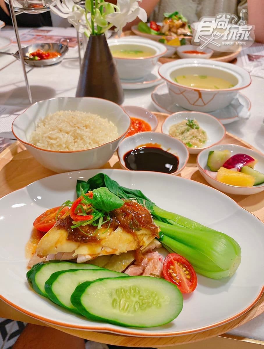 【新開店】全台最大新加坡餐廳!恐龍美祿飲免費喝,必吃瀑布肉骨茶、沙嗲串 【新開店】全台最大新加坡餐廳!恐龍美祿飲免費喝,必吃瀑布肉骨茶、沙嗲串
