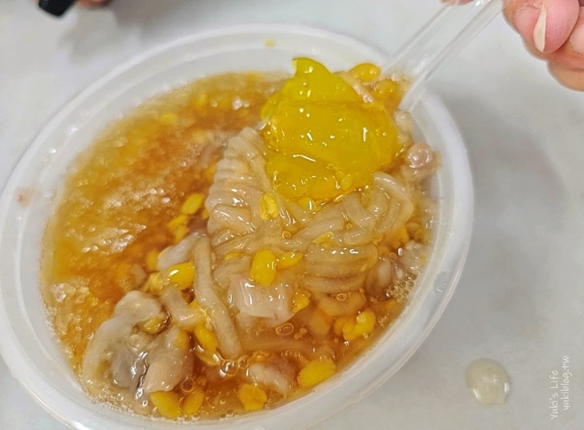 拜土地公順路吃!大碗公「老牌綠豆蒜」料多撈不完,免費加碎冰、糖水太佛心 拜土地公順路吃!大碗公「老牌綠豆蒜」料多撈不完,免費加碎冰、糖水太佛心