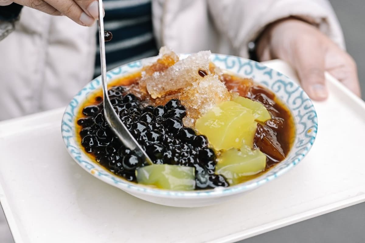 周杰倫、五月天都吃過!夜市「超強豆花」大明星也朝聖,入口即化飄迷人焦香 周杰倫、五月天都吃過!夜市「超強豆花」大明星也朝聖,入口即化飄迷人焦香