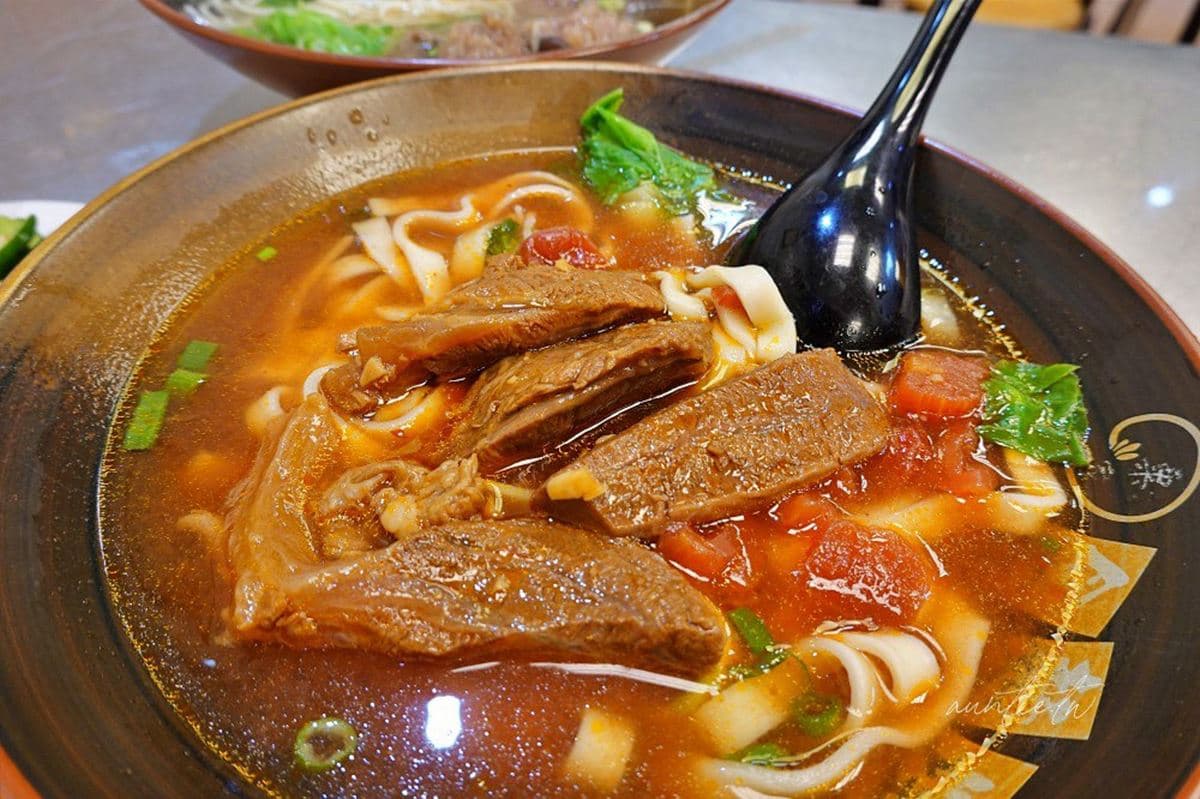 老饕激推無雷!北投5必吃麵店:牛肉麵三巨頭、半價小鼎泰豐、巨無霸碗公麵 老饕激推無雷!北投5必吃麵店:牛肉麵三巨頭、半價小鼎泰豐、巨無霸碗公麵