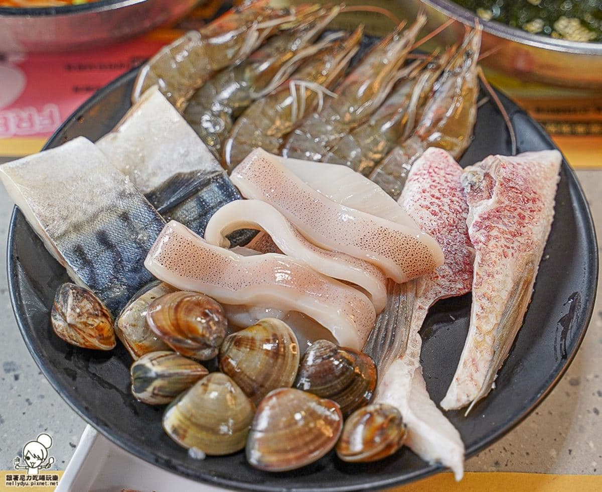 349元起「韓式烤肉」吃到飽!爽嗑火烤兩吃、自助吧,超過20種肉品海鮮任你夾 349元起「韓式烤肉」吃到飽!爽嗑火烤兩吃、自助吧,超過20種肉品海鮮任你夾