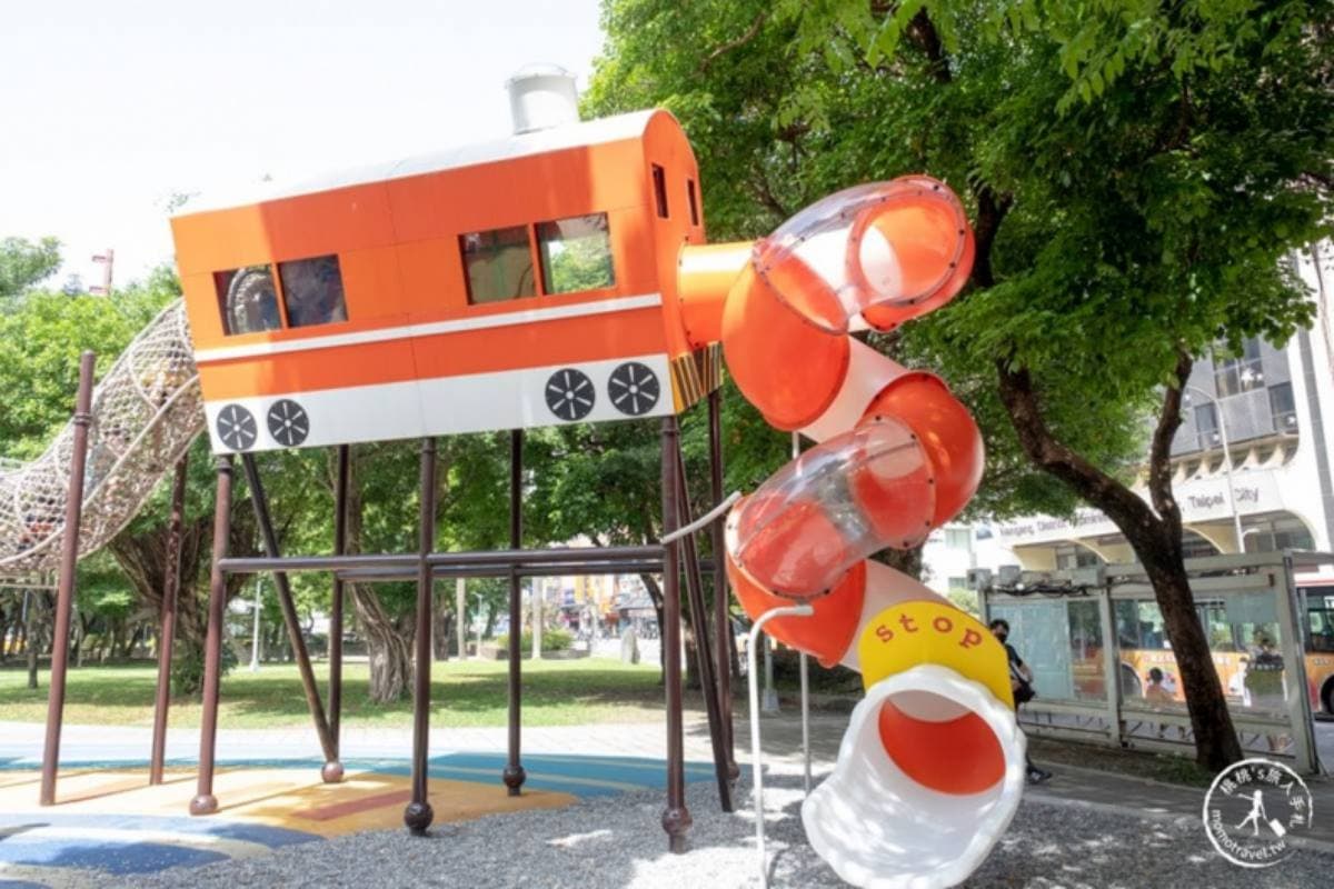 玩到虛脫都不想回家!雙北8「最強親子公園」:28米長滾輪滑梯、輕軌遊樂場 玩到虛脫都不想回家!雙北8「最強親子公園」:28米長滾輪滑梯、輕軌遊樂場