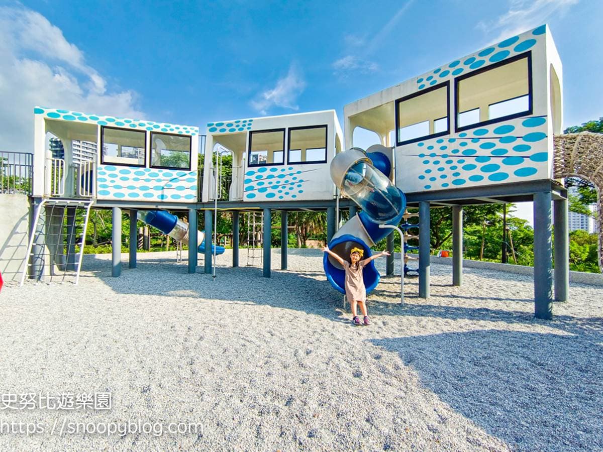 帥氣度滿分!全台8個「交通工具公園」:巨型戰鬥機、破千坪飛天火車遊戲場 玩到虛脫都不想回家!雙北8「最強親子公園」:28米長滾輪滑梯、輕軌遊樂場