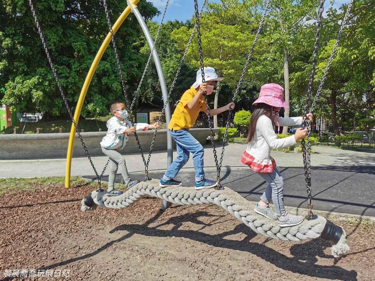 玩到虛脫都不想回家!雙北8「最強親子公園」:28米長滾輪滑梯、輕軌遊樂場 玩到虛脫都不想回家!雙北8「最強親子公園」:28米長滾輪滑梯、輕軌遊樂場
