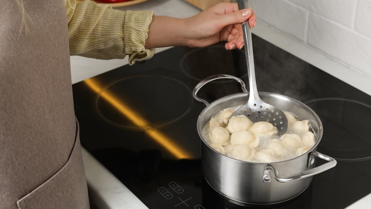 煮水餃的水還能利用嗎?網友曝隱藏版吃法,加料變湯超好喝
