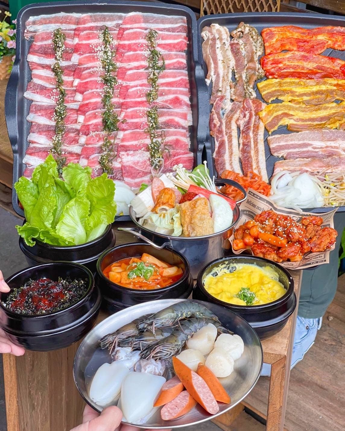 【食尚獨家優惠】韓式烤肉+鍋物買一送一!299元爽吃豬五花5口味、高CP自助吧 【食尚獨家優惠】韓式烤肉+鍋物買一送一!299元爽吃豬五花5口味、高CP自助吧