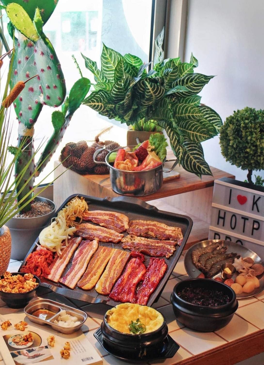 【食尚獨家優惠】韓式烤肉+鍋物買一送一!299元爽吃豬五花5口味、高CP自助吧 【食尚獨家優惠】韓式烤肉+鍋物買一送一!299元爽吃豬五花5口味、高CP自助吧