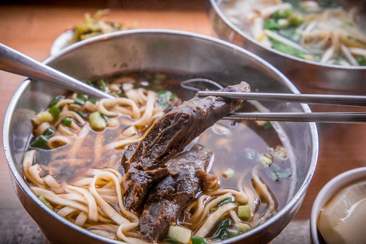 新竹人瘋排隊!在地激推6美食:巨無霸芋泥球、豆花免費吃、白冰冰最愛水餃 新竹人瘋排隊!在地激推6美食:巨無霸芋泥球、豆花免費吃、白冰冰最愛水餃
