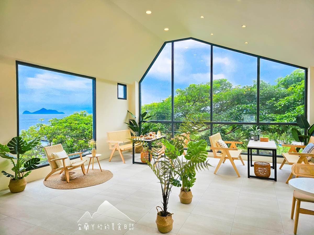 【新開店】宜蘭最美海景在這!2樓落地窗景想拍先預約,再衝鐵路隧道騎車去 【新開店】宜蘭最美海景在這!2樓落地窗景想拍先預約,再衝鐵路隧道騎車去
