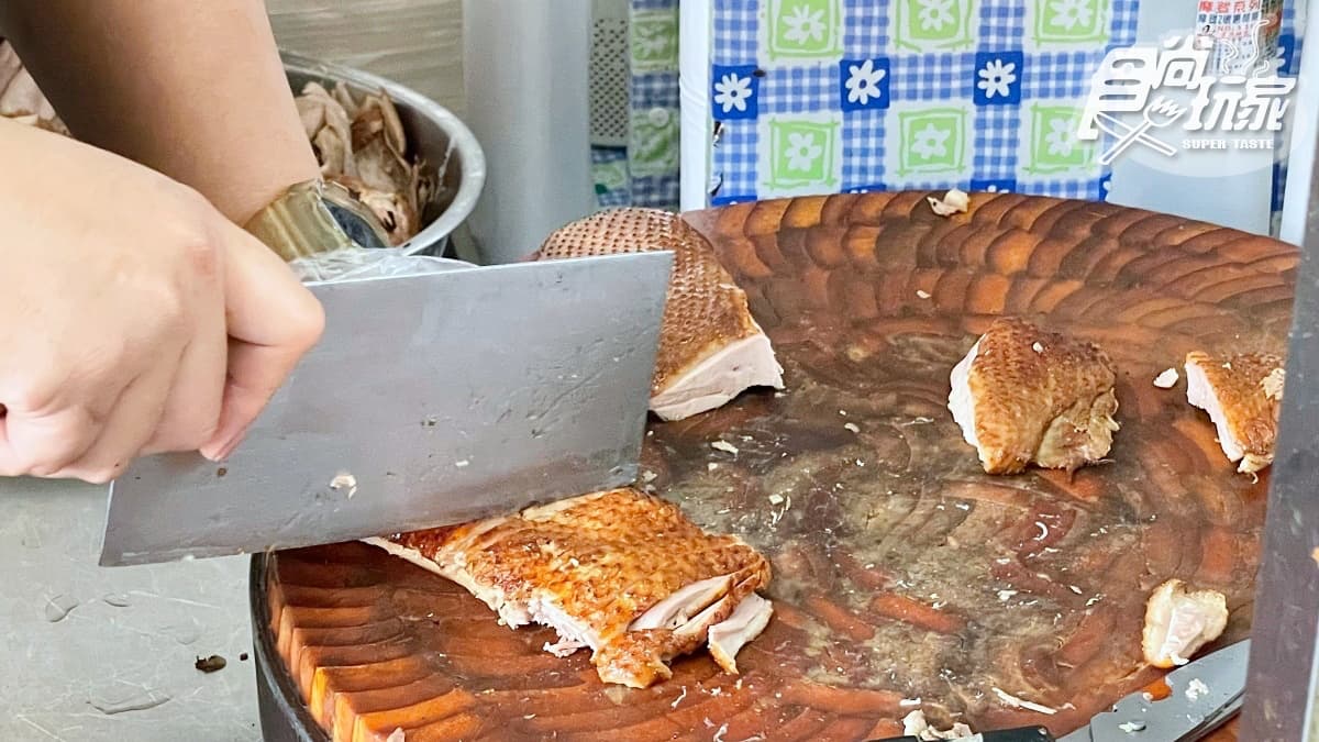 台南爆量百元餐!超狂隱藏版「鴨腿飯」滿到溢出來,吃一餐飽到天靈蓋 台南爆量百元餐!超狂隱藏版「鴨腿飯」滿到溢出來,吃一餐飽到天靈蓋