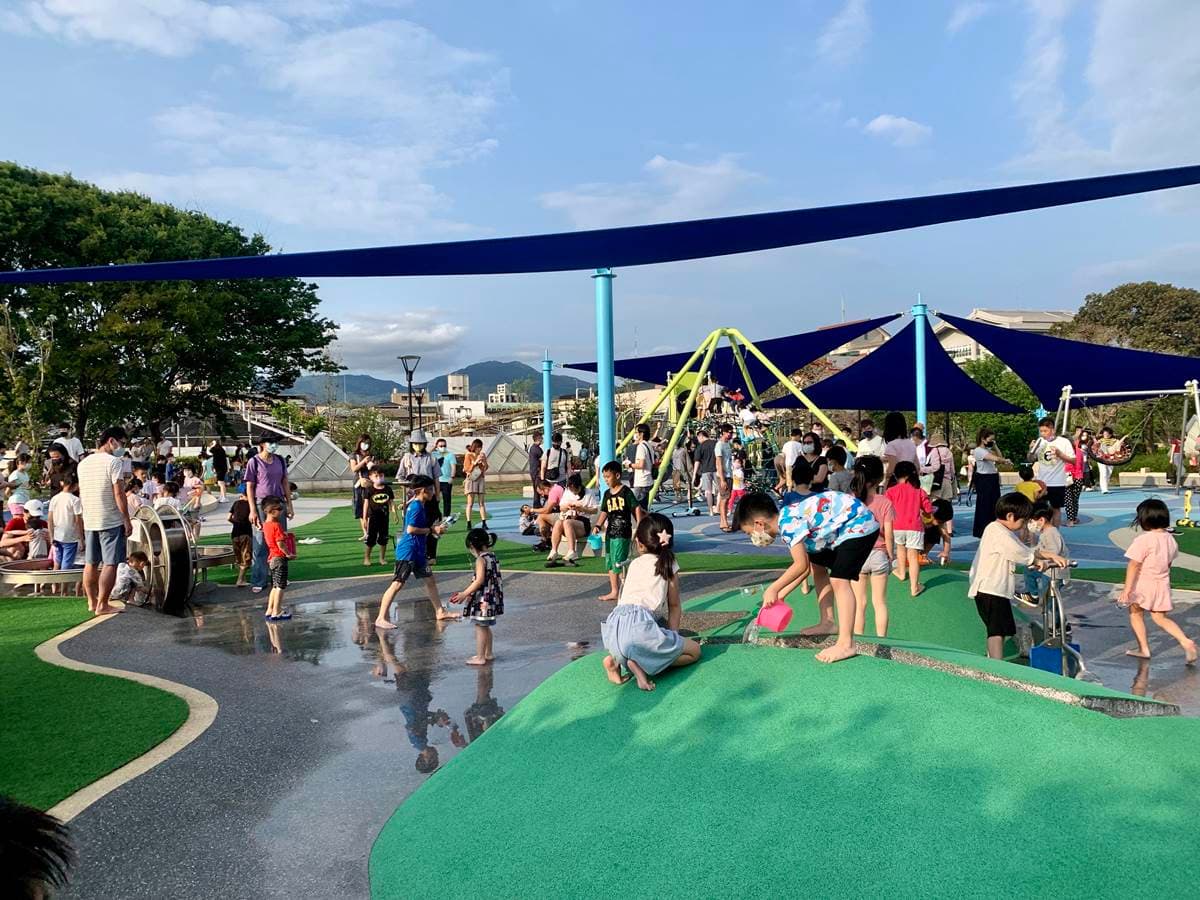 地方媽媽都不想說!10大「免門票玩水祕境」:階梯式瀑布、馬路旁天然湧泉 地方媽媽都不想說!10大「免門票玩水祕境」:階梯式瀑布、馬路旁天然湧泉