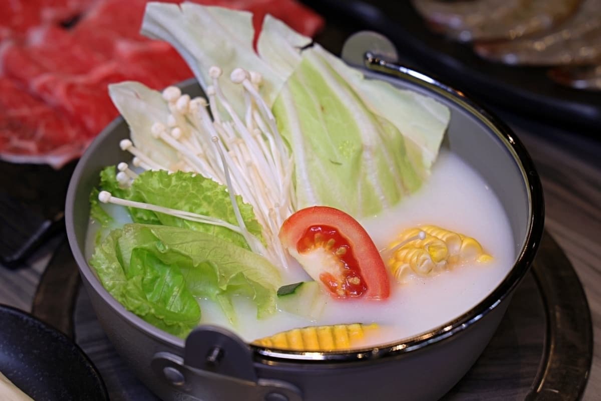 台中229元火鍋吃到飽!8種肉任你選,梅干菜刈包、麻辣鴨血無限吃 台中229元火鍋吃到飽!8種肉任你選,梅干菜刈包、麻辣鴨血無限吃