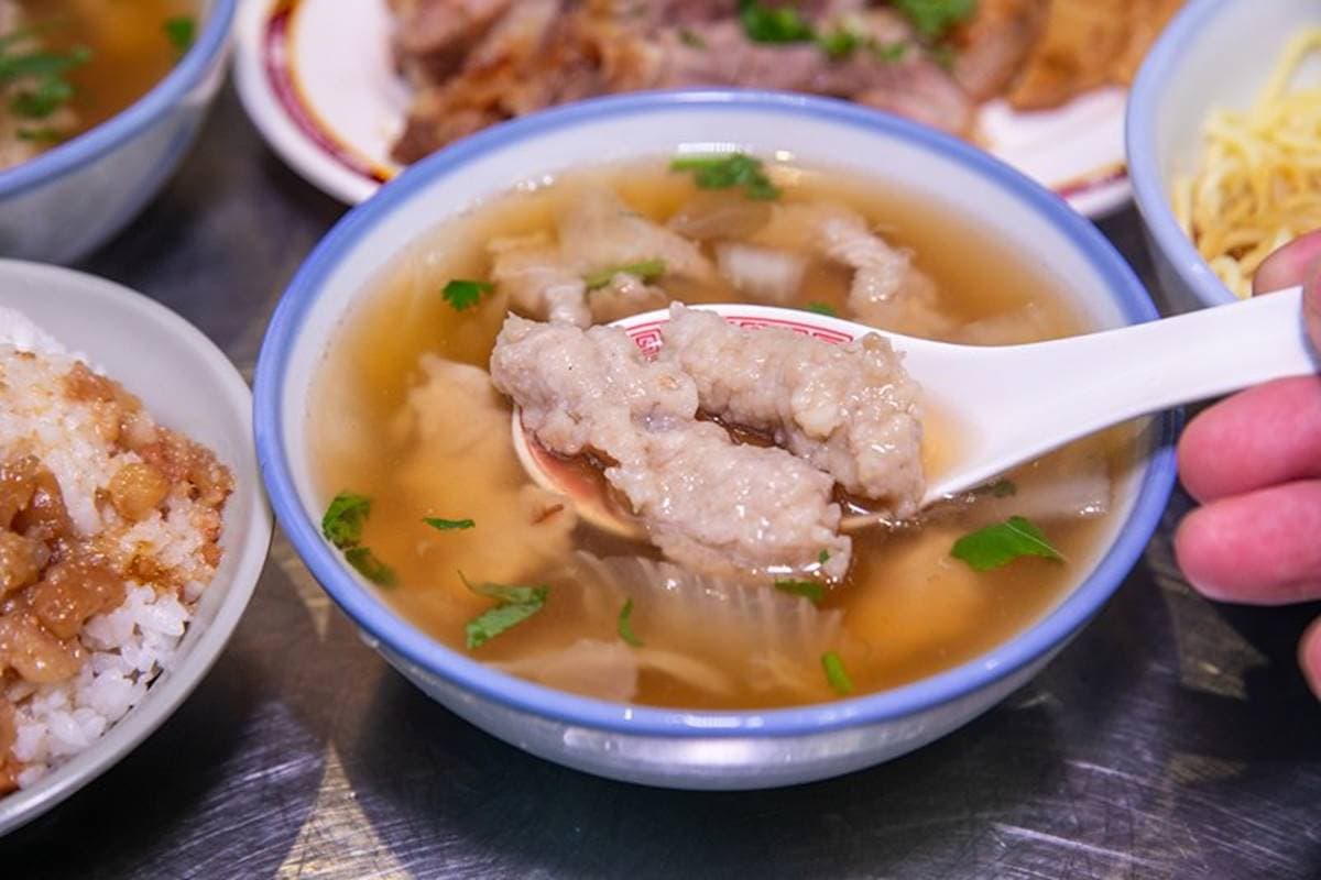 只有基隆吃得到!麵線羹獨創「魚漿裹大腸」,在地人祕密美食基地「在這」 只有基隆吃得到!麵線羹獨創「魚漿裹大腸」,在地人祕密美食基地「在這」