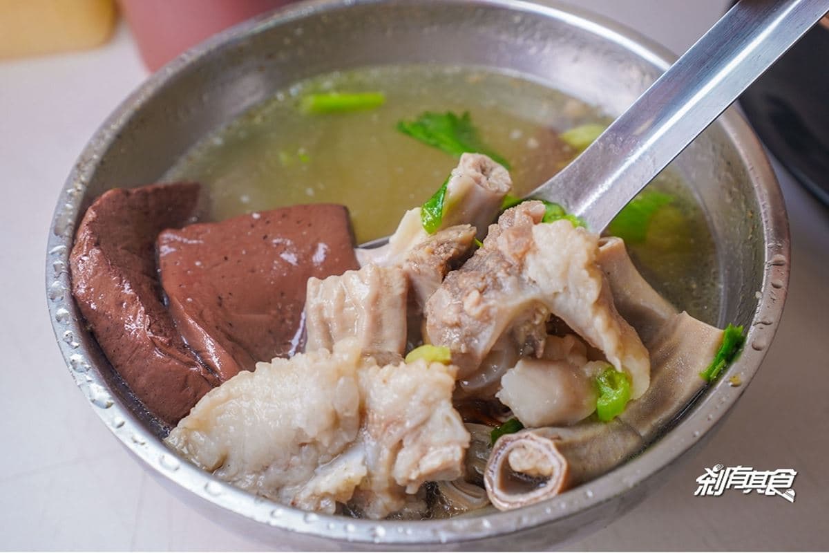 內行帶路吃台中!水湳市場周邊6必吃:大碗公雜菜麵、排隊爌肉飯、黃金煎包 內行帶路吃台中!水湳市場周邊6必吃:大碗公雜菜麵、排隊爌肉飯、黃金煎包