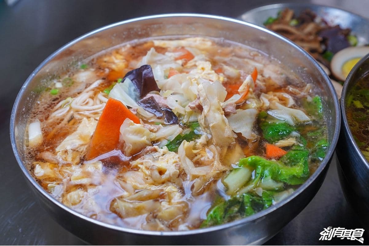 內行帶路吃台中!水湳市場周邊6必吃:大碗公雜菜麵、排隊爌肉飯、黃金煎包 內行帶路吃台中!水湳市場周邊6必吃:大碗公雜菜麵、排隊爌肉飯、黃金煎包