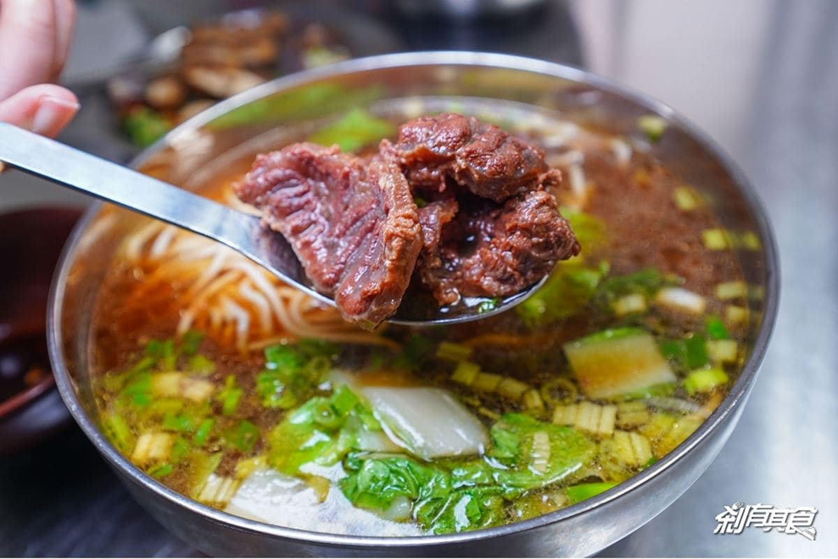 內行帶路吃台中!水湳市場周邊6必吃:大碗公雜菜麵、排隊爌肉飯、黃金煎包 內行帶路吃台中!水湳市場周邊6必吃:大碗公雜菜麵、排隊爌肉飯、黃金煎包