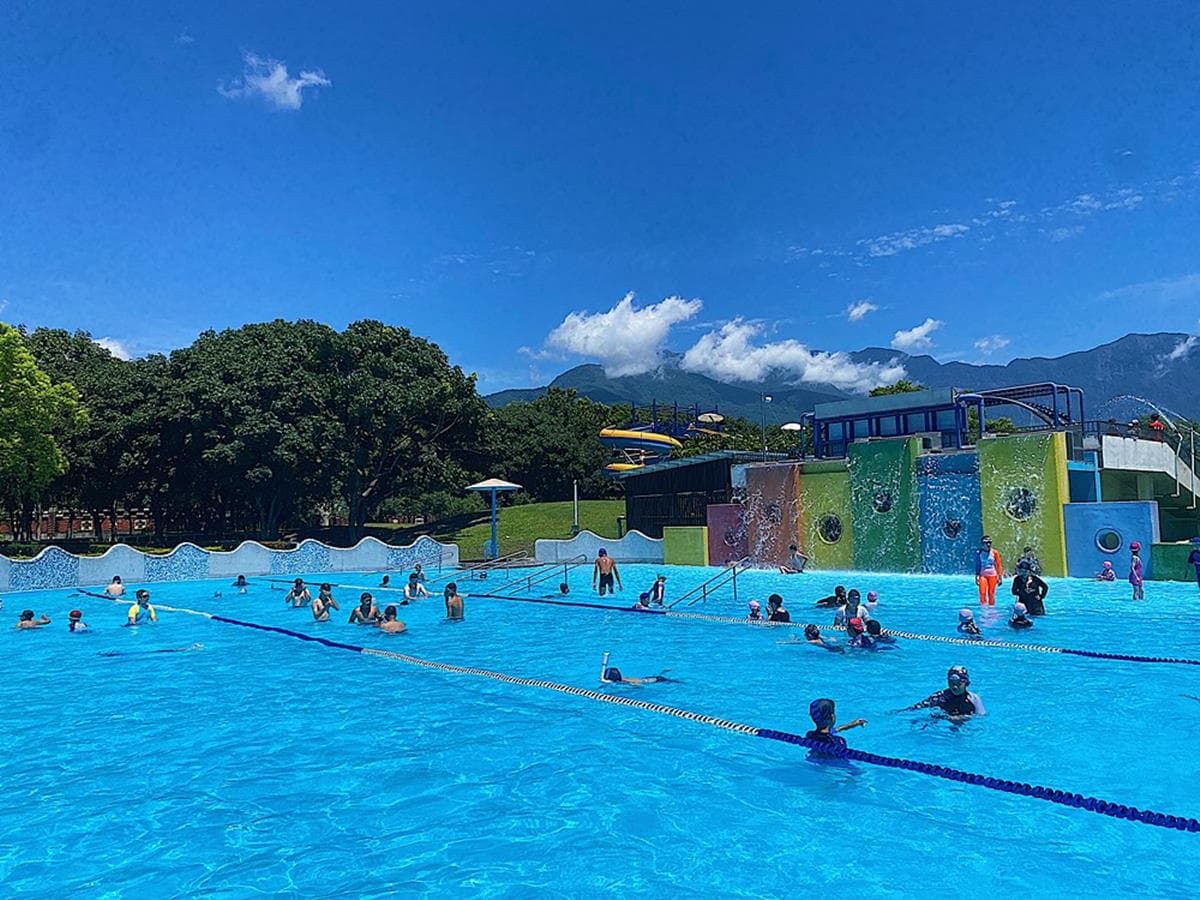 「花蓮最大水上樂園」50元玩到飽!這「5類人」免費入園,先衝8米高滑水道 「花蓮最大水上樂園」50元玩到飽!這「5類人」免費入園,先衝8米高滑水道
