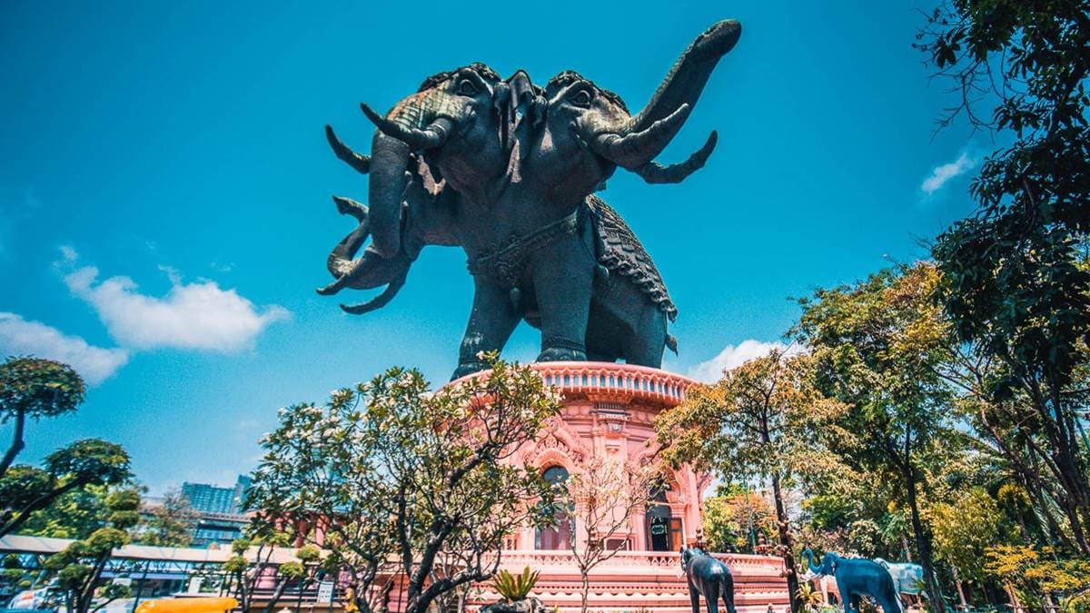 三頭象神博物館 img