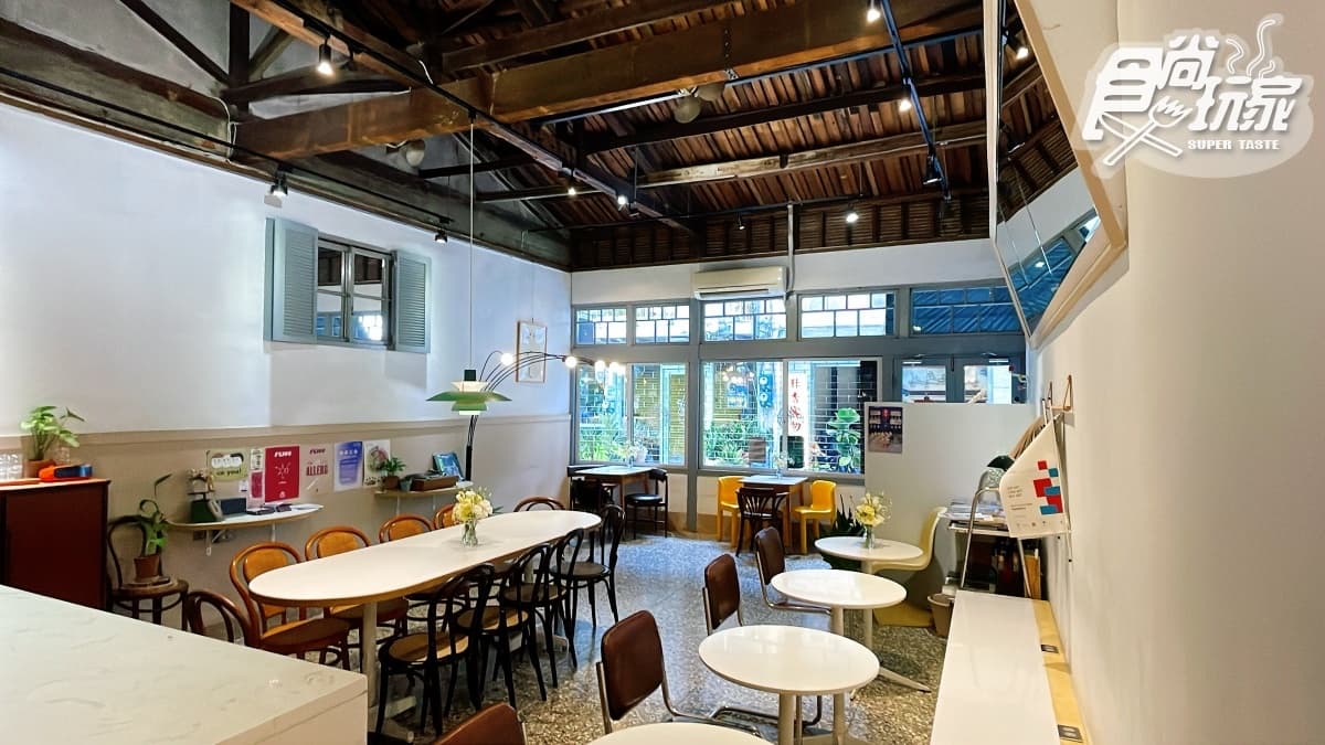 【新開店】台南Fliss從白天吃到深夜!必嗑超狂炭烤豬排、隱藏版奶酥麵包 【新開店】台南Fliss從白天吃到深夜!必嗑超狂炭烤豬排、隱藏版奶酥麵包