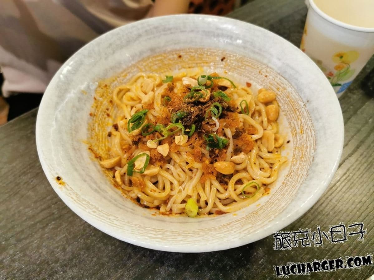 小資最愛美食一條街!信義區「永吉路30巷」必吃6家:芋頭米粉、烤鴨捲餅 小資最愛美食一條街!信義區「永吉路30巷」必吃6家:芋頭米粉、烤鴨捲餅