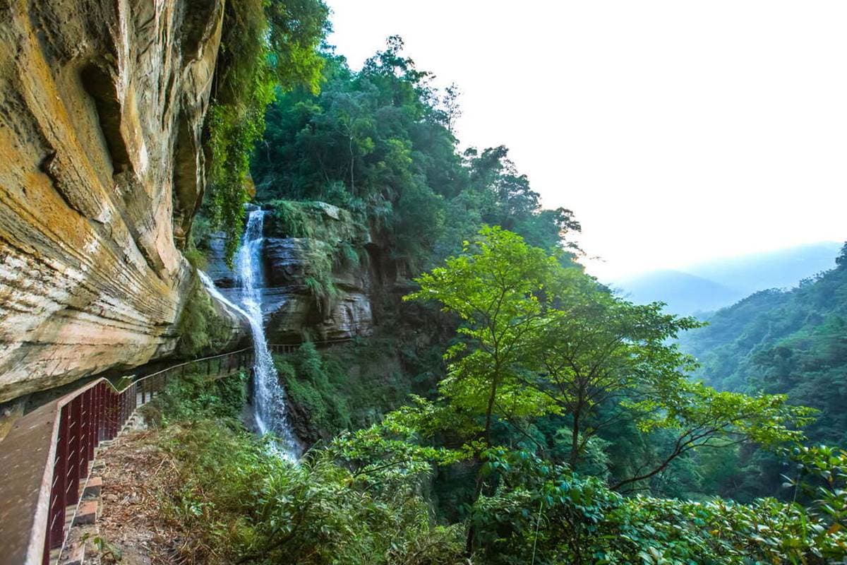 別只去阿里山!嘉義梅山12大祕境:最美茶園步道、台版九寨溝、海拔最高吊橋 別只去阿里山!嘉義梅山12大祕境:最美茶園步道、台版九寨溝、海拔最高吊橋