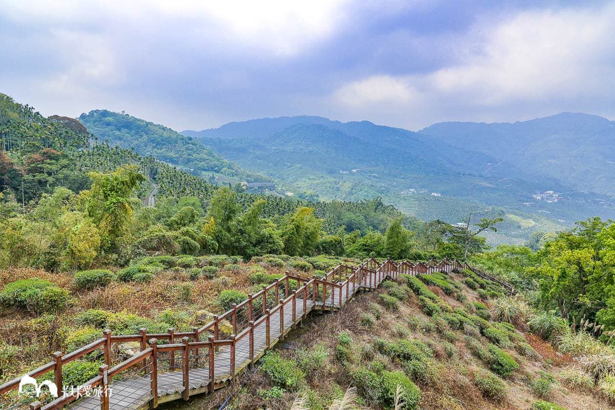 別只去阿里山!嘉義梅山12大祕境:最美茶園步道、台版九寨溝、海拔最高吊橋 別只去阿里山!嘉義梅山12大祕境:最美茶園步道、台版九寨溝、海拔最高吊橋