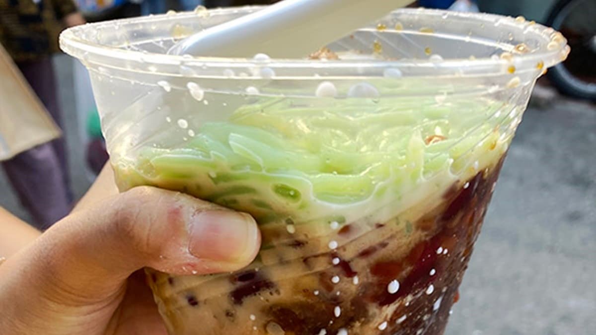 排隊也要吃!在地80年透心涼甜品「煎蕊」,軟Q粉條+香濃椰奶超消暑 排隊也要吃!在地80年透心涼甜品「煎蕊」,軟Q粉條+香濃椰奶超消暑