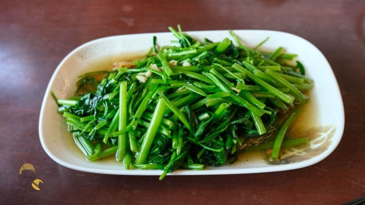 想吃永遠要排隊!高雄超狂「傳奇烤鴨」日賣千隻,一鴨二吃爽嗑捲餅、炒鴨架 想吃永遠要排隊!高雄超狂「傳奇烤鴨」日賣千隻,一鴨二吃爽嗑捲餅、炒鴨架