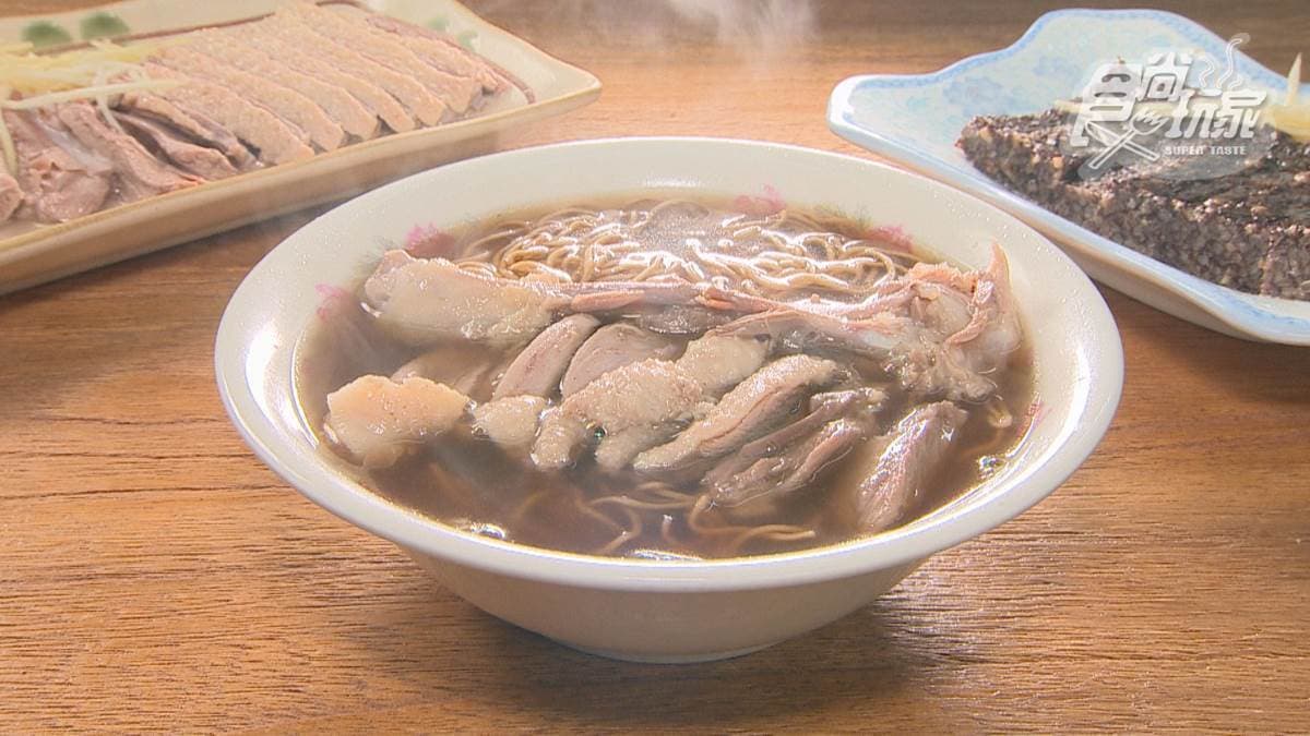 飄香雲林一甲子!在地最愛「當歸鴨麵線」皮Q肉嫩,高湯融入鴨肉精華超順口