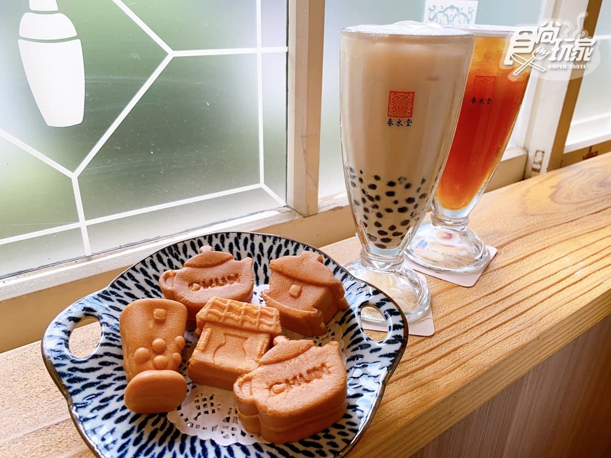 春水堂珍奶買一送一!首進駐華山開分店,小春雞蛋糕、黑糖珍珠霜淇淋一次吃 春水堂珍奶買一送一!首進駐華山開分店,小春雞蛋糕、黑糖珍珠霜淇淋一次吃