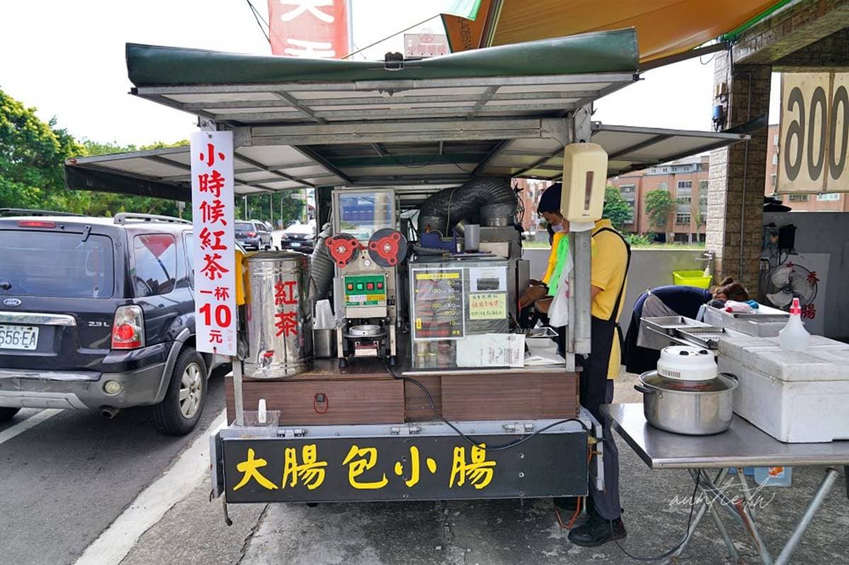 中壢超夯發財車烤香腸!加爆洋蔥、菜餔等4種料,隱藏版銀絲卷想吃看運氣 中壢超夯發財車烤香腸!加爆洋蔥、菜餔等4種料,隱藏版銀絲卷想吃看運氣