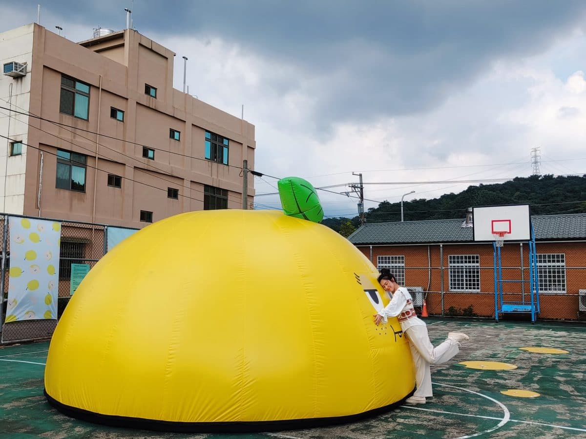 好想抱緊處理啊!350公分「厭世水梨」圓滾滾模樣萌翻台中,9月前快來拍爆 好想抱緊處理啊!350公分「厭世水梨」圓滾滾模樣萌翻台中,9月前快來拍爆
