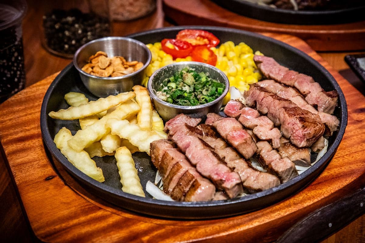 桃園高CP值牛排!220元起自助吧牛筋湯、牛滷飯、冰品吃到飽,壽星享85折優惠 桃園高CP值牛排!220元起自助吧牛筋湯、牛滷飯、冰品吃到飽,壽星享85折優惠