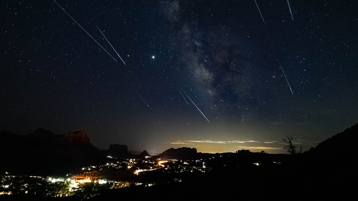 三大流星雨之一「英仙座流星雨」8/13登場!觀賞條件極佳,每小時上看100顆