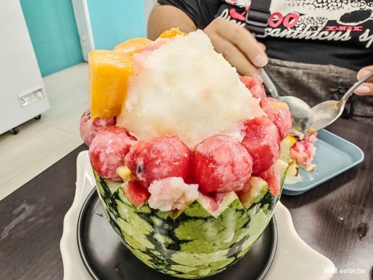 揪團挑戰「超狂101水果塔」!桃園最狂冰店是這家,爆量水果堆好堆滿太欠吃 揪團挑戰「超狂101水果塔」!桃園最狂冰店是這家,爆量水果堆好堆滿太欠吃