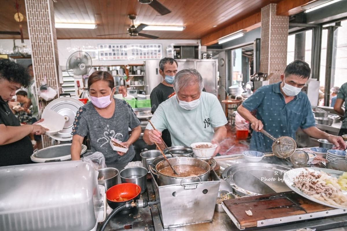 嘉義「涼菜魯熟肉天王」在這!無招牌擠滿人排隊搶夾,在地最愛台式早午餐 嘉義「涼菜魯熟肉天王」在這!無招牌擠滿人排隊搶夾,在地最愛台式早午餐