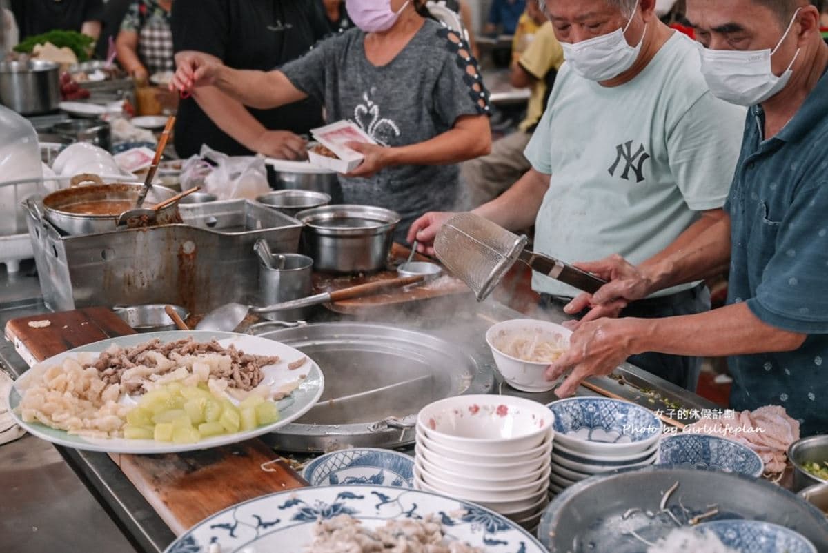 嘉義「涼菜魯熟肉天王」在這!無招牌擠滿人排隊搶夾,在地最愛台式早午餐 嘉義「涼菜魯熟肉天王」在這!無招牌擠滿人排隊搶夾,在地最愛台式早午餐