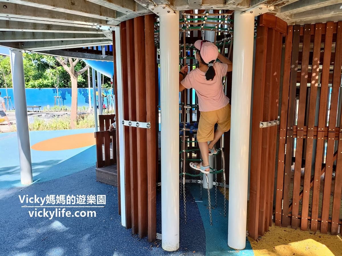 玩到斷電也不想走!屏東9家「免門票公園」:11米高闖關塔、巨型洋蔥溜滑梯 玩到斷電也不想走!屏東9家「免門票公園」:11米高闖關塔、巨型洋蔥溜滑梯